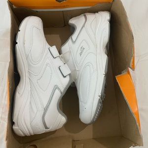COPY - Avia white size 8 1/2 women’s walking shoes